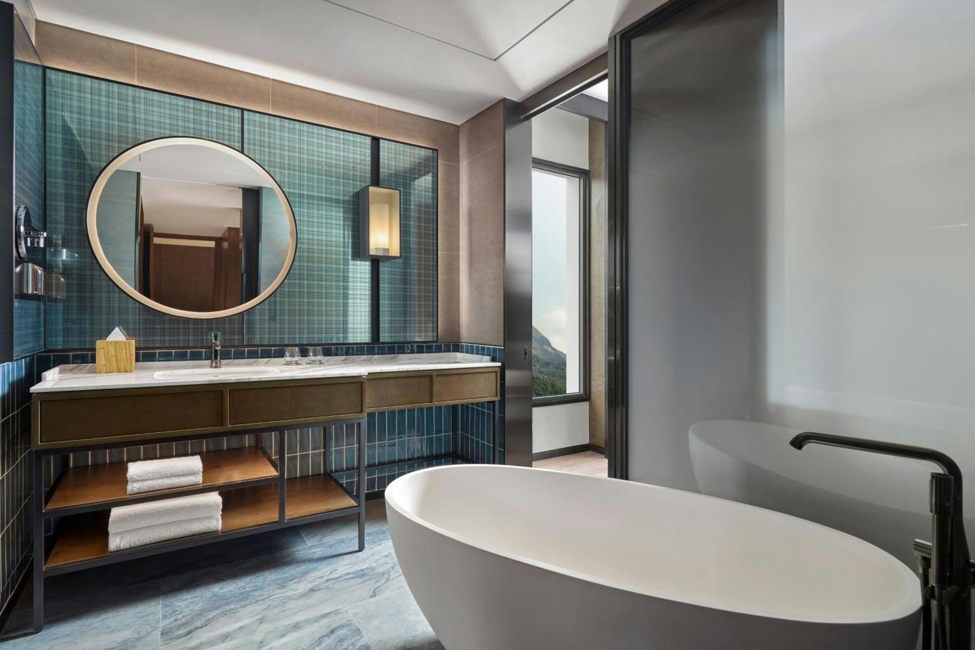 Four Points By Sheraton Ха Жианг Екстериор снимка