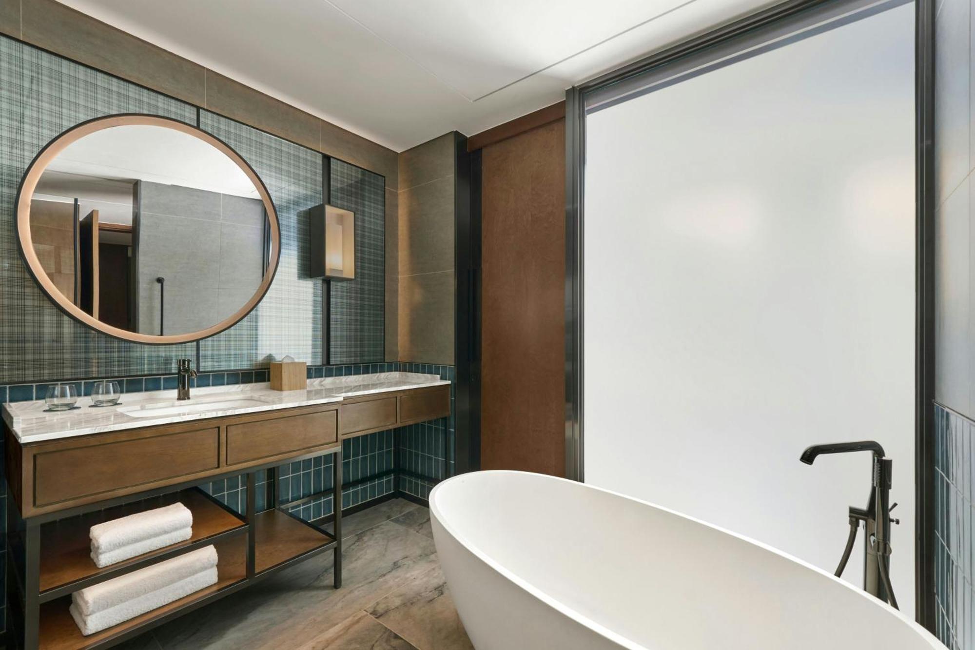 Four Points By Sheraton Ха Жианг Екстериор снимка