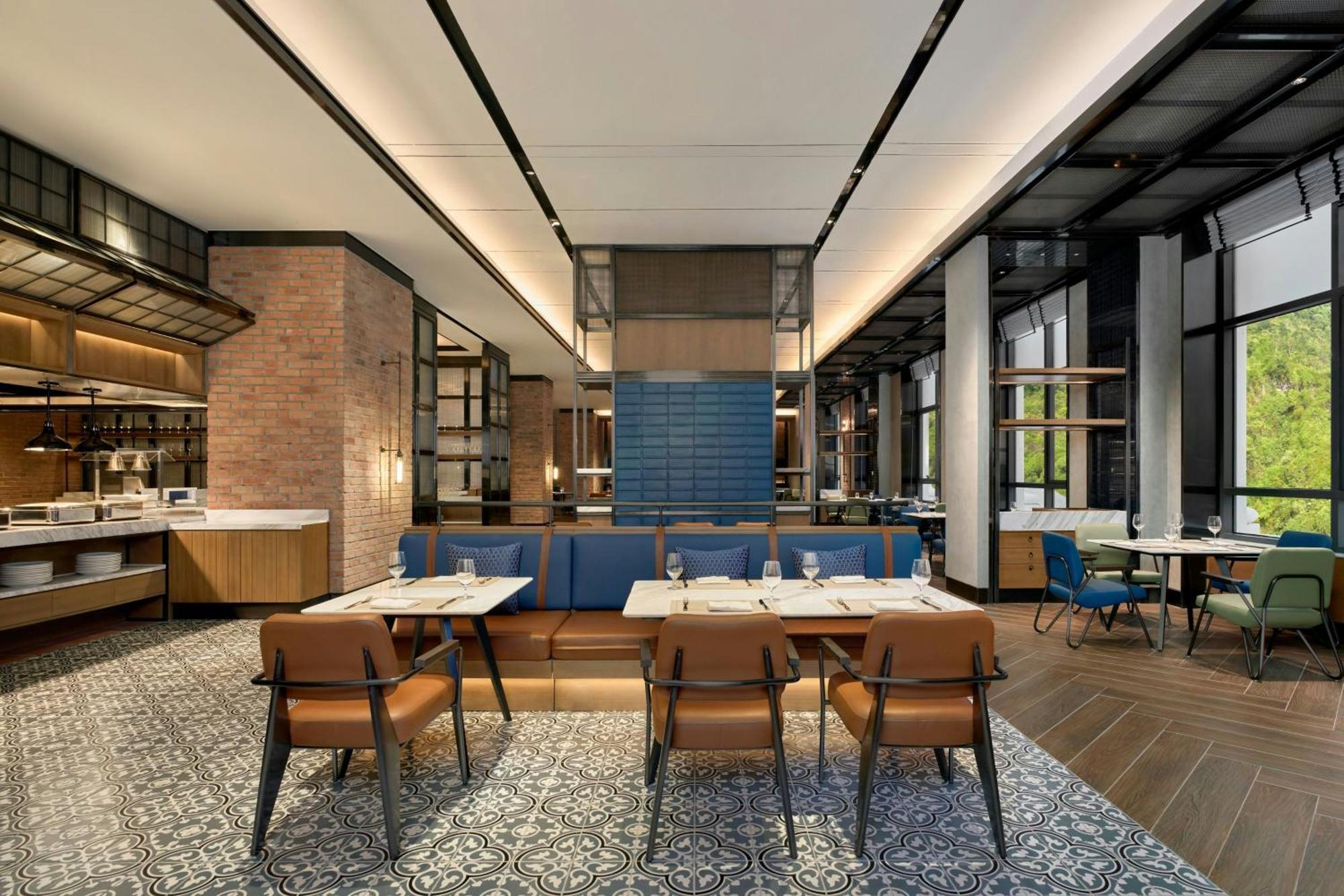 Four Points By Sheraton Ха Жианг Екстериор снимка